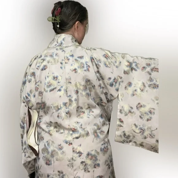 Floral Kimono Jacket - Picture 3 of 8